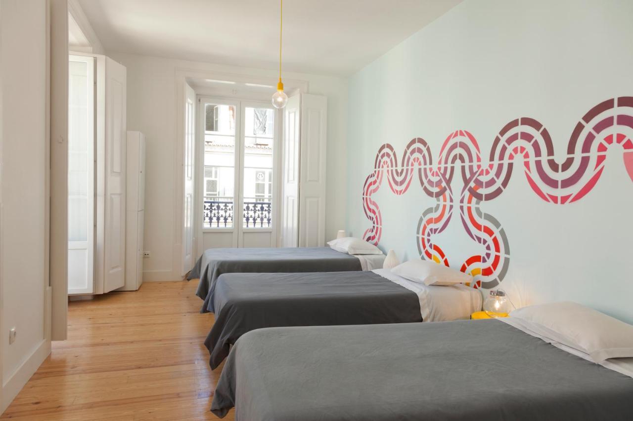 Single Bed Mixed Dormitory Room